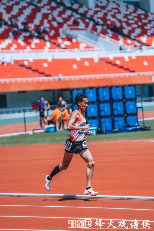 全运会男子5000米决赛 辽宁选手于水庆获得冠军