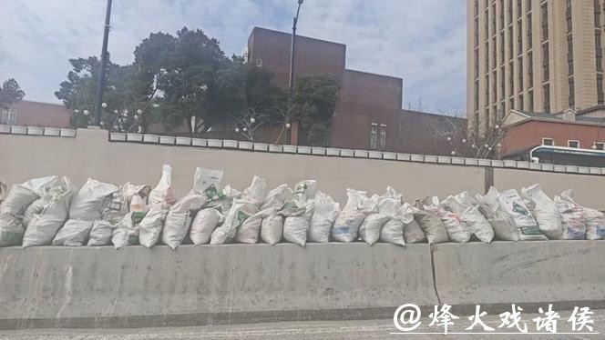 四平路地道“水帘洞”没了，“颠簸路”还在！市民呼吁：施工方能更“用心”